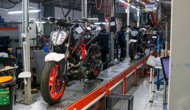 MOTOS