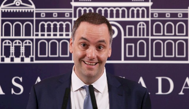 adorni