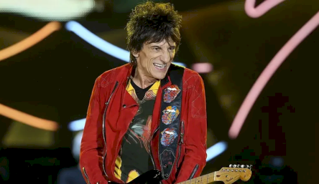 RONNIEWOOD